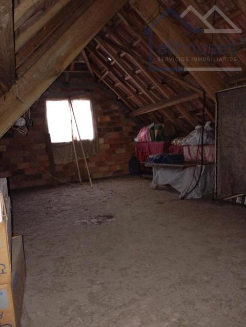 BAJO CUBIERTA LOBREGO