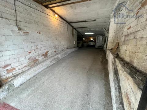 GARAJE 4 PLAZAS + POZO